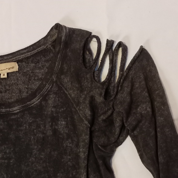 Women's size medium sweater with arm slits - Picture 4 of 6